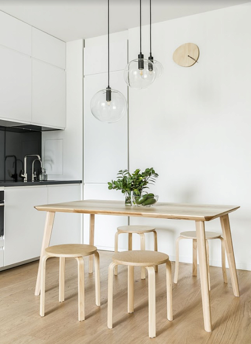 Светлое необработанное дерево в интерьере #3