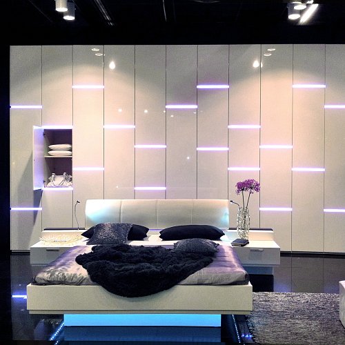 Шкаф с подсветкой