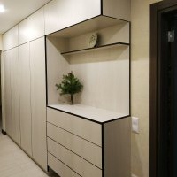 Шкаф для коридора