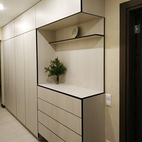Шкаф для коридора