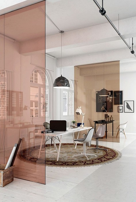 Цветное стекло в интерьере #1